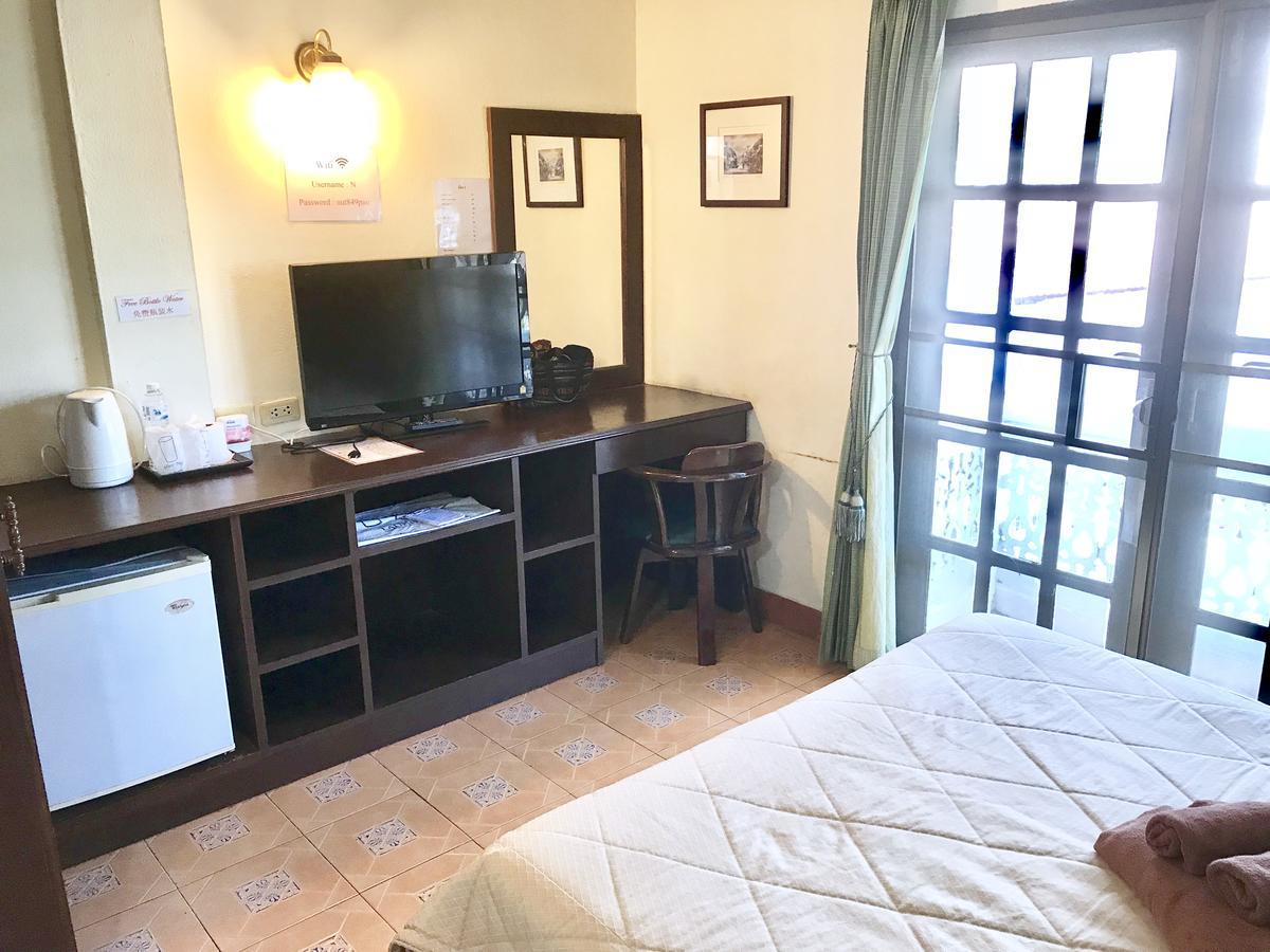 Bon Ca Va Hotel Чиангмай Екстериор снимка